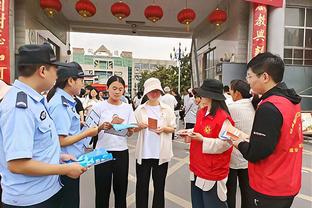 福登在曼城参加的每项赛事均有夺冠，平均15.3场比赛赢得1座奖杯